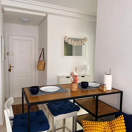 Sunny With Cozy Lounge Near The Apartamento *